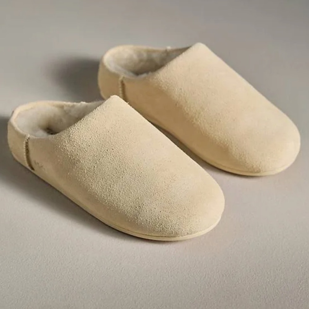 UGG® ELEA SLIP-ON CLOGS